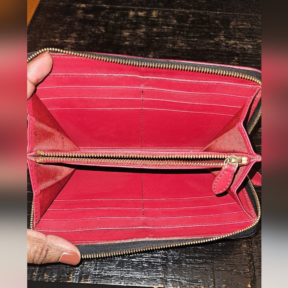 Burberry Red Leather and Beige Vintage Check Zip Wallet - Picture 7 of 9